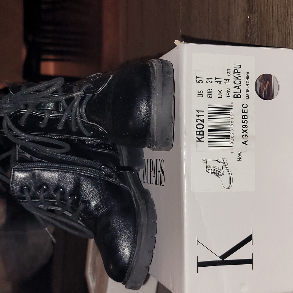 Size 5 toddler zip up combat boots